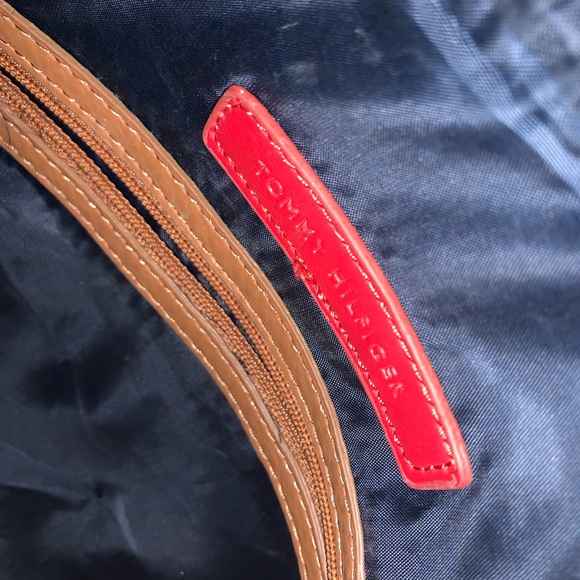 TOMMY HILFIGER hand bag👜 - Picture 6 of 7